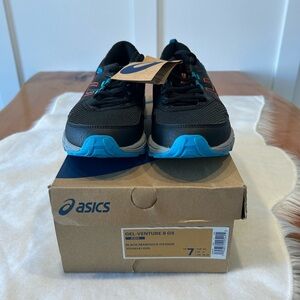 Kids/womens Asics brand new in box tennis shoes sneakers